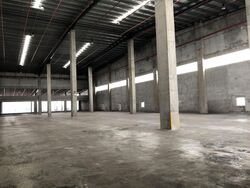 Pandan Loop (D5), Warehouse #637313961